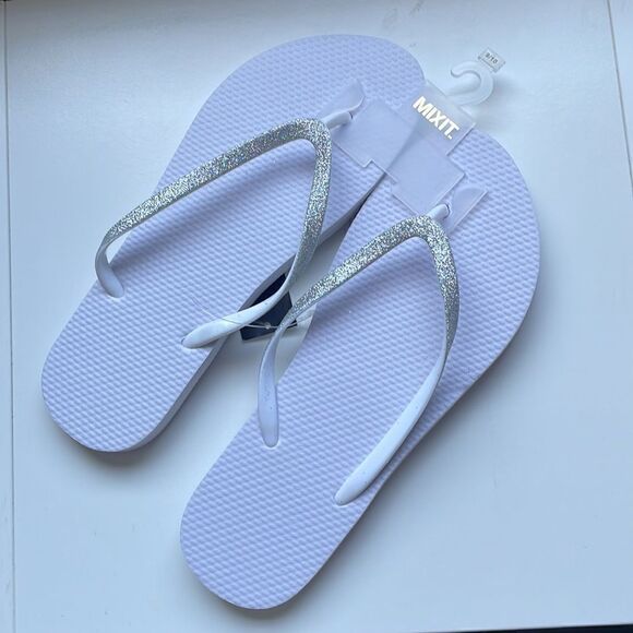MIXIT Brand New White Flip Flops with Silver Sparkly Straps (Size 9/10) - Picture 7 of 10
